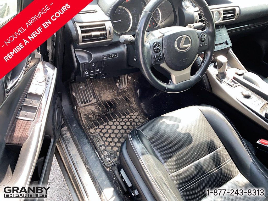 Lexus IS 250  2014 à Granby, Québec - 10 - w1024h768px