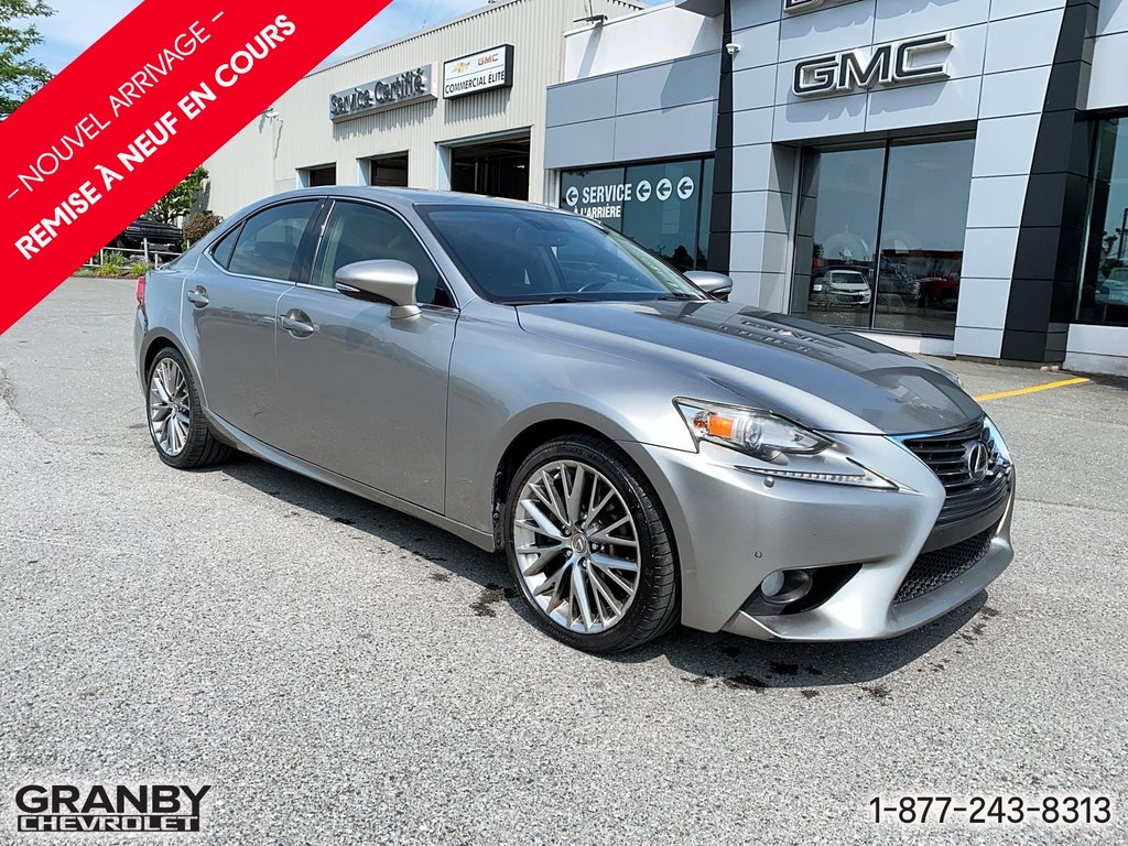 Lexus IS 250  2014 à Granby, Québec - 3 - w1024h768px