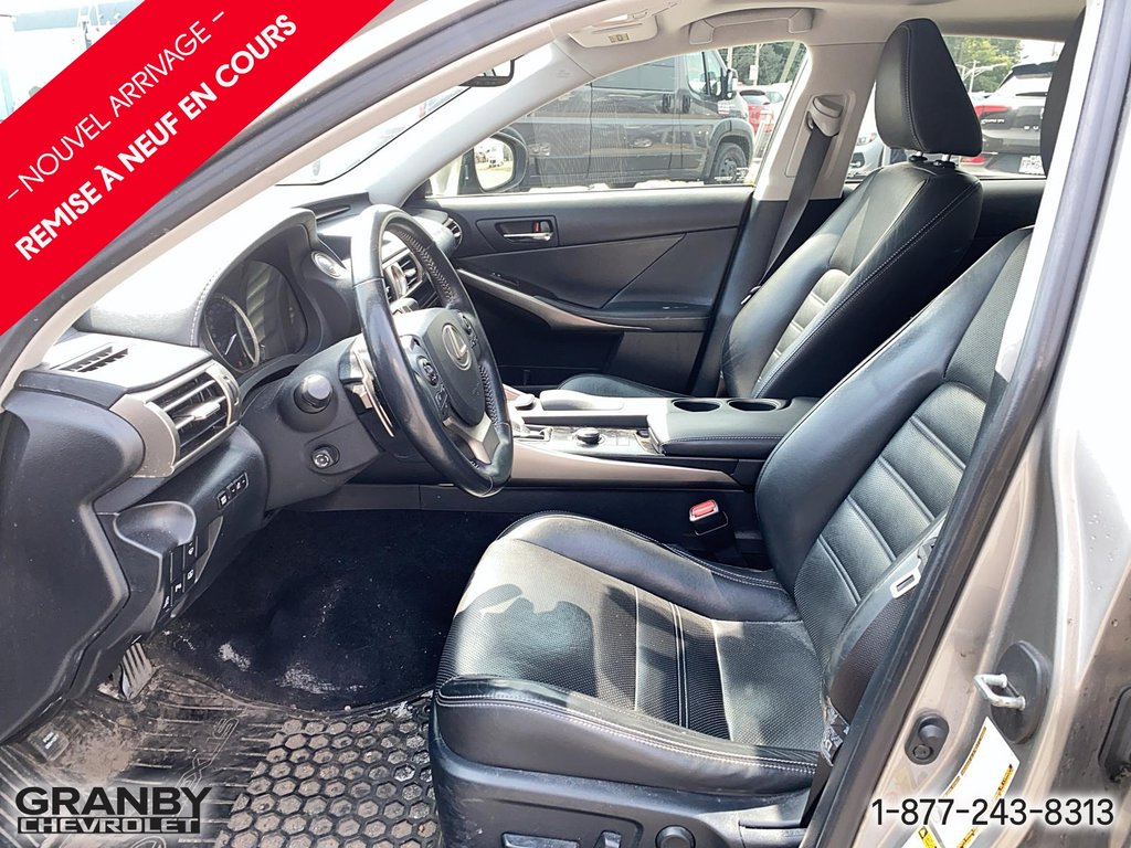 Lexus IS 250  2014 à Granby, Québec - 11 - w1024h768px