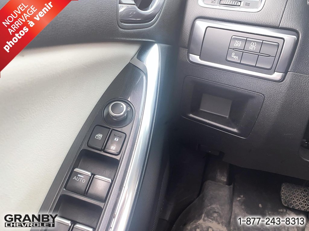 2016 Mazda CX-5 GT AWD in Granby, Quebec - 12 - w1024h768px