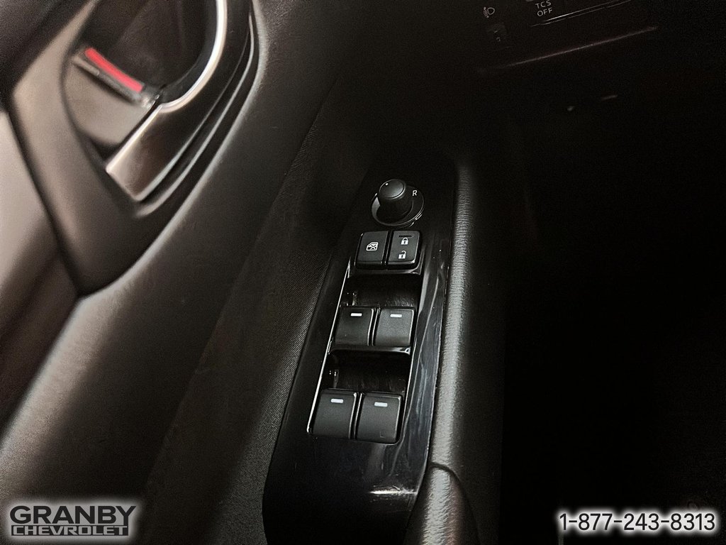 2020 Mazda CX-5 GX AWD in Granby, Quebec - 14 - w1024h768px