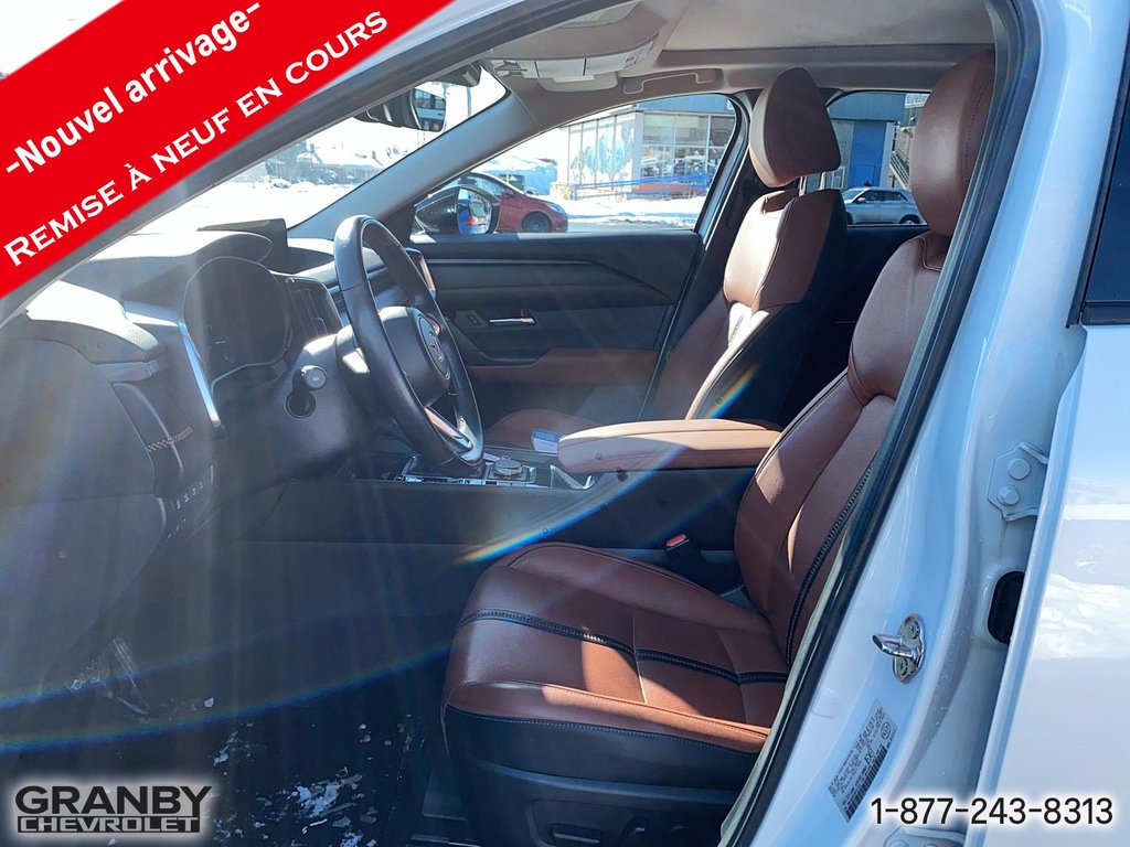 2023 Mazda CX-50 in Granby, Quebec - 11 - w1024h768px