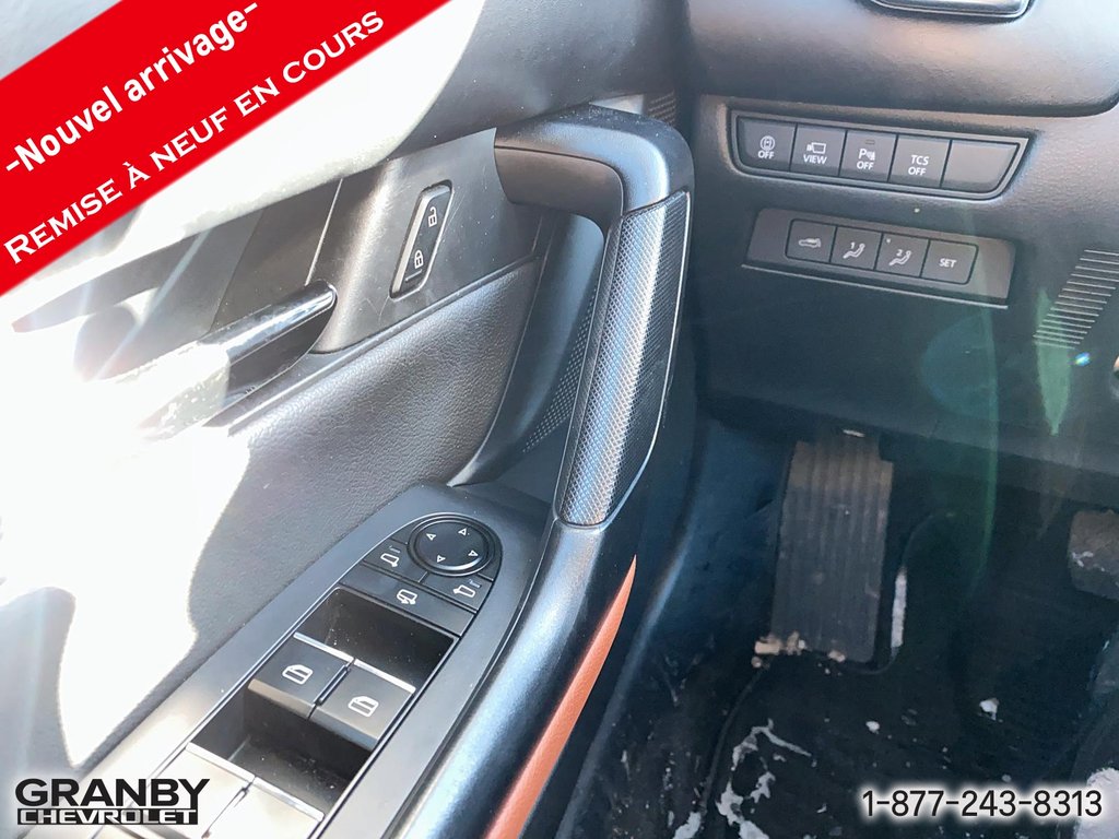2023 Mazda CX-50 in Granby, Quebec - 13 - w1024h768px