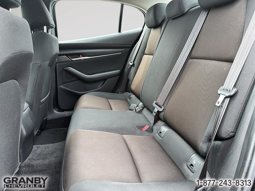 Mazda 3  2021 à Granby, Québec - 11 - w1024h768px