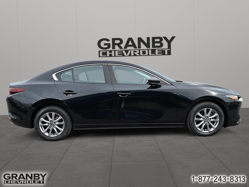 Mazda 3  2021 à Granby, Québec - 4 - w1024h768px