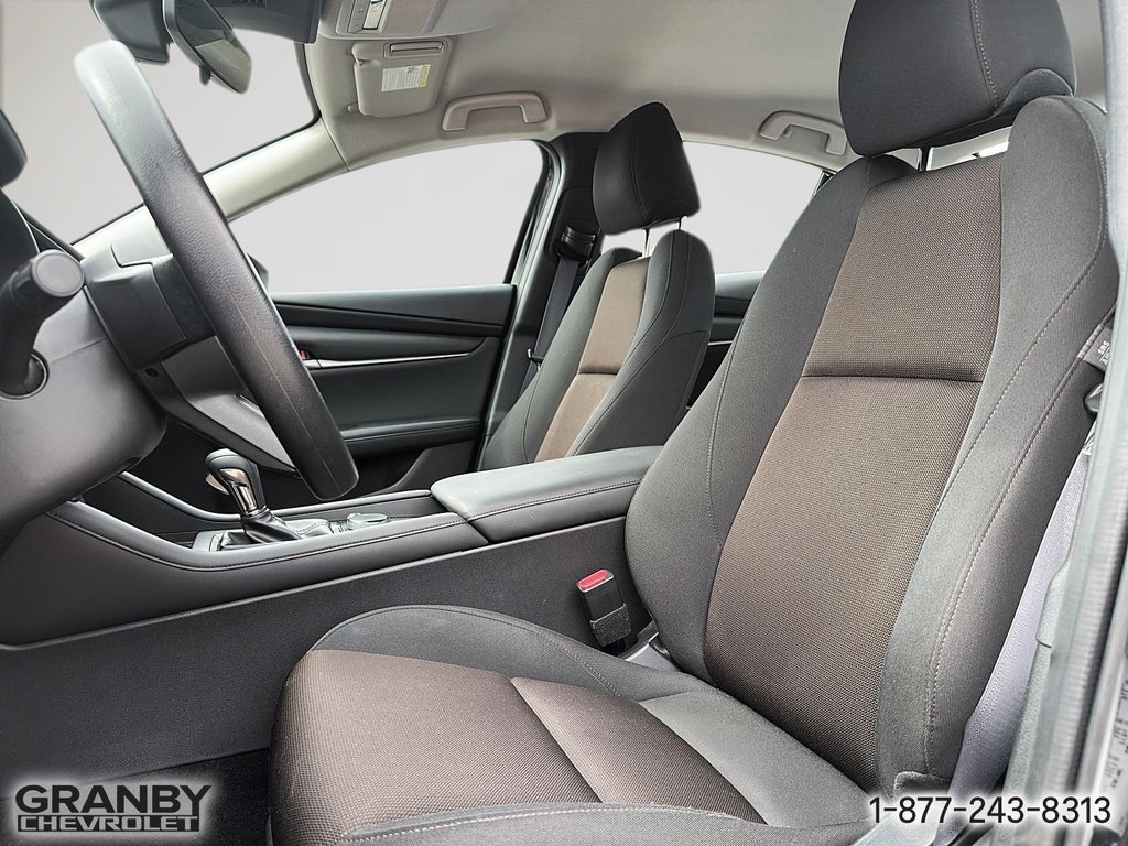 Mazda 3  2021 à Granby, Québec - 10 - w1024h768px