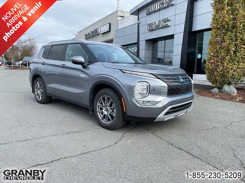 OUTLANDER PHEV  2023 à Granby, Québec - 2 - w1024h768px