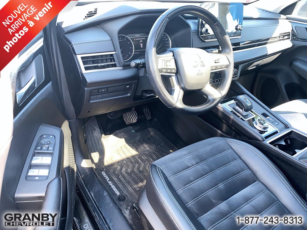 2022 Mitsubishi Outlander in Granby, Quebec - 8 - w1024h768px