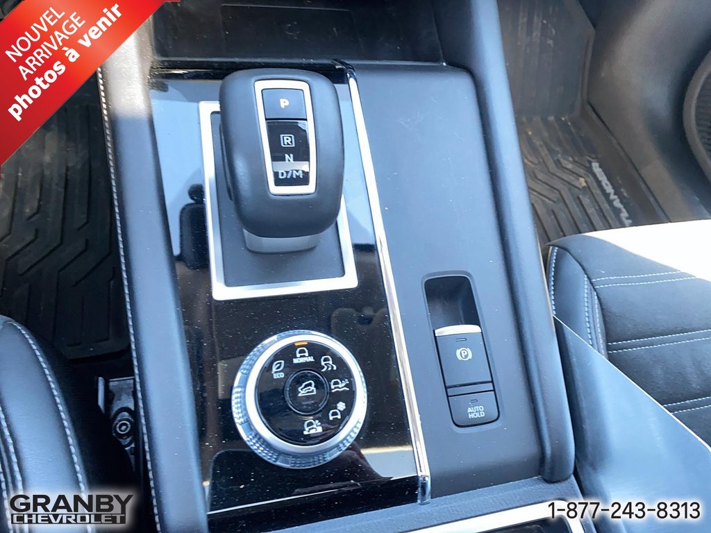 2022 Mitsubishi Outlander in Granby, Quebec - 13 - w1024h768px