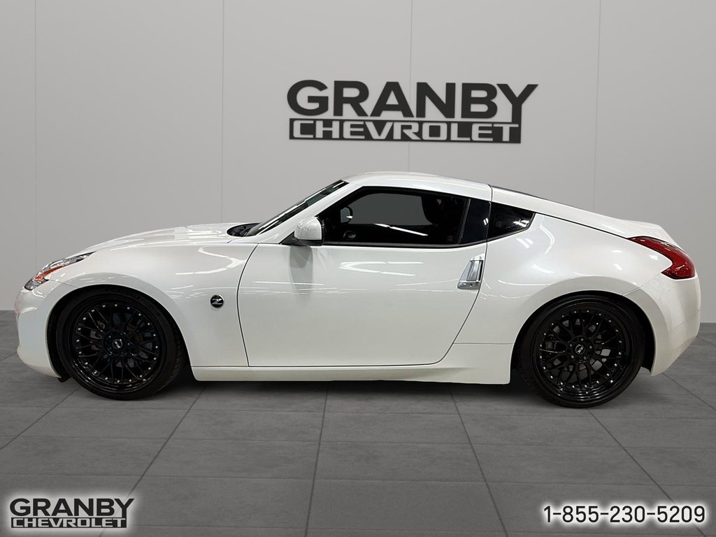 2017 Nissan 370Z in Granby, Quebec - 5 - w1024h768px