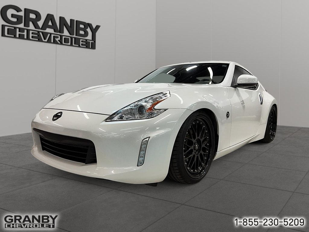 2017 Nissan 370Z in Granby, Quebec - 1 - w1024h768px