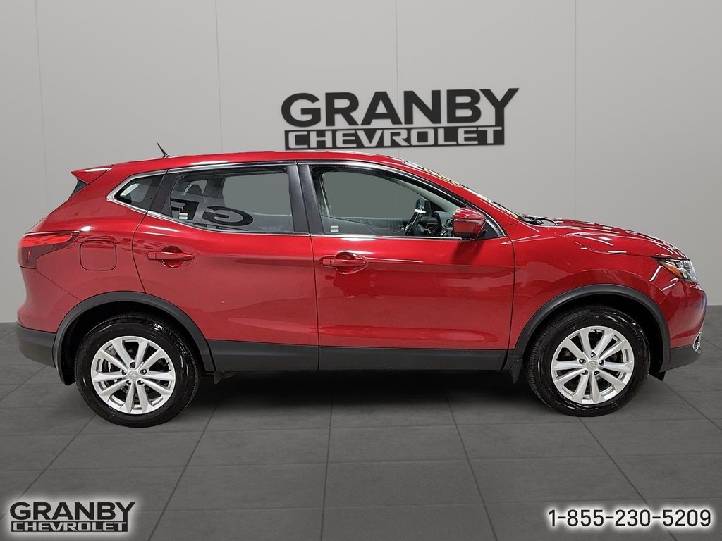 2017 Nissan Qashqai in Granby, Quebec - 4 - w1024h768px