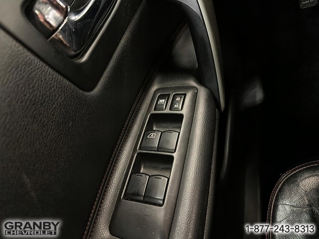 2012 Nissan Rogue SL AWD in Granby, Quebec - 14 - w1024h768px