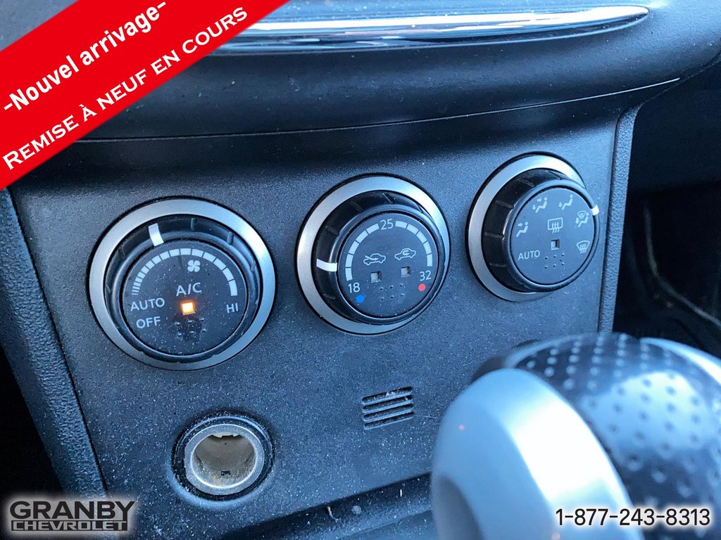 2012 Nissan Rogue in Granby, Quebec - 12 - w1024h768px