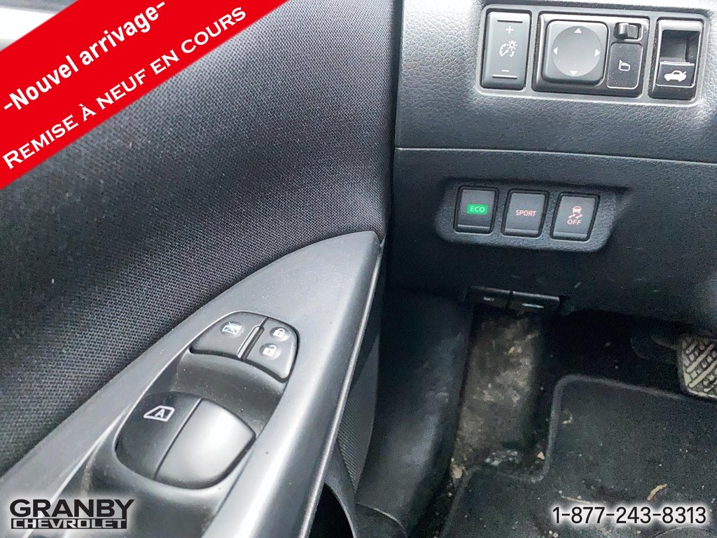 2017 Nissan Sentra S in Granby, Quebec - 14 - w1024h768px