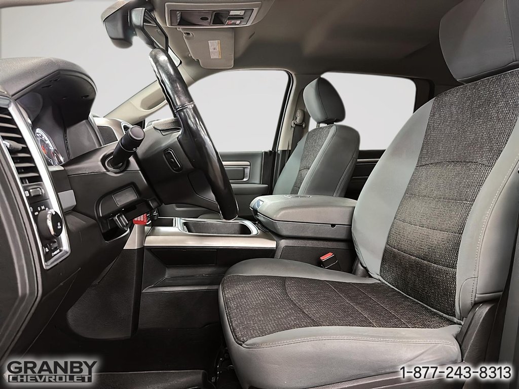 2019 Ram 1500 Classic SLT boite 6.6pi crewcab moteur 5.7l in Granby, Quebec - 10 - w1024h768px