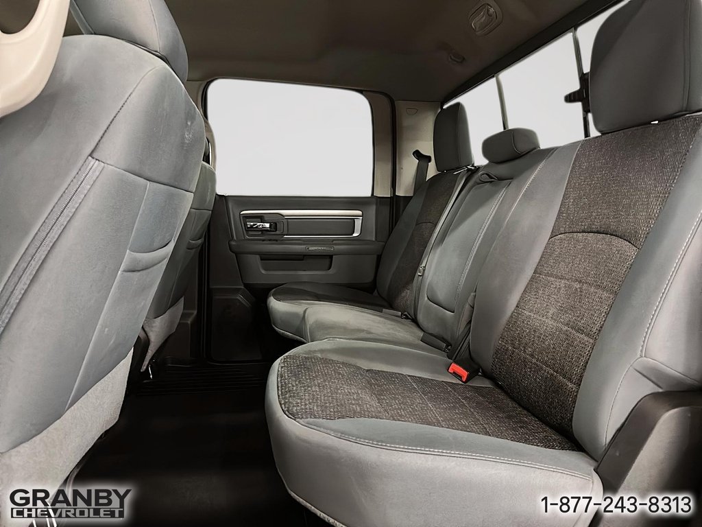 2019 Ram 1500 Classic SLT boite 6.6pi crewcab moteur 5.7l in Granby, Quebec - 11 - w1024h768px