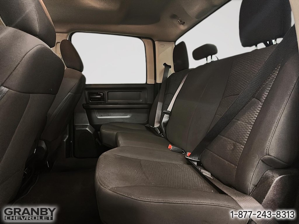 2020 Ram 1500 Classic Express in Granby, Quebec - 12 - w1024h768px