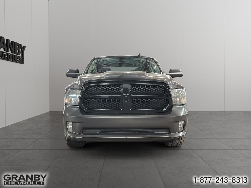 2020 Ram 1500 Classic Express in Granby, Quebec - 2 - w1024h768px