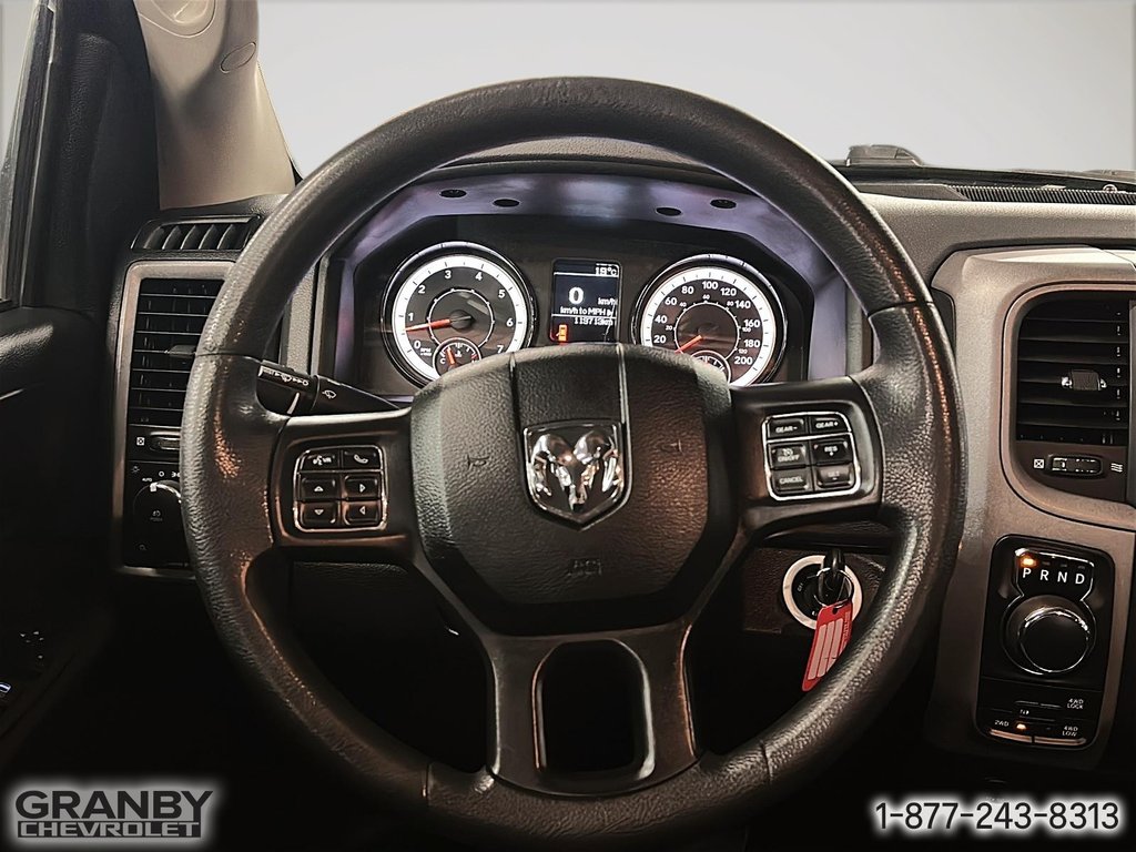 2020 Ram 1500 Classic Express in Granby, Quebec - 15 - w1024h768px