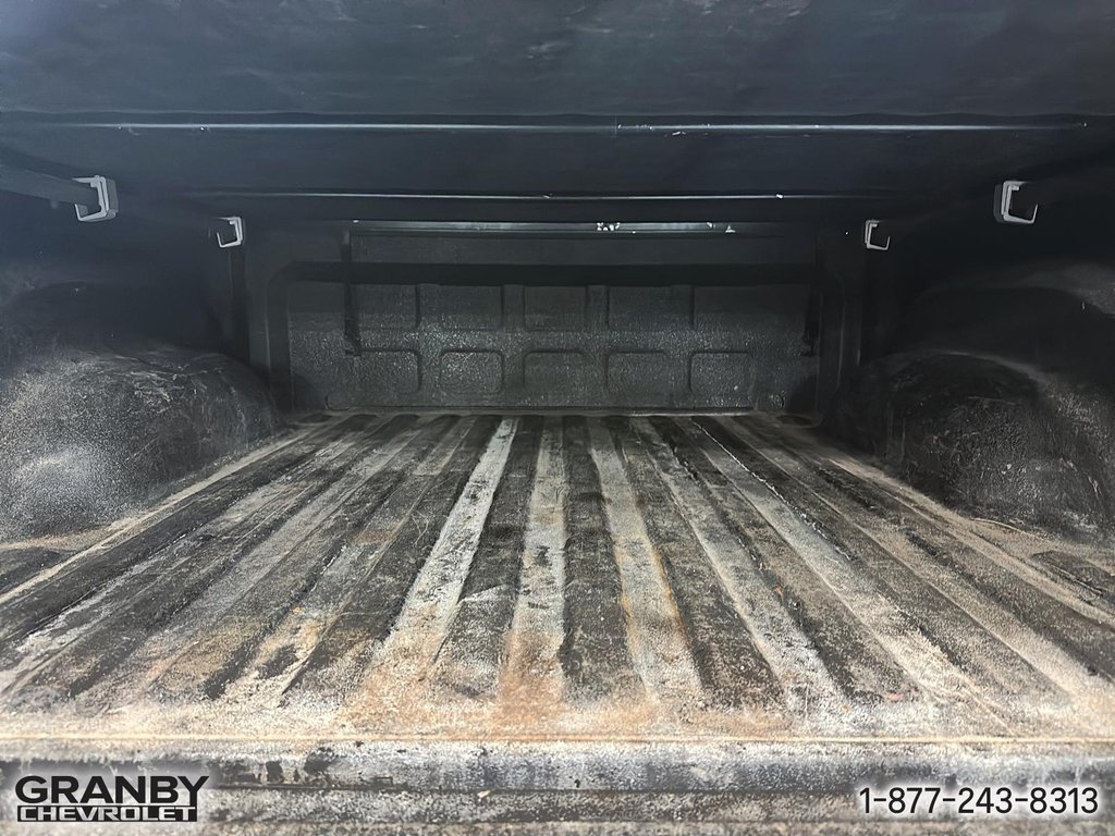 2020 Ram 1500 Classic Express in Granby, Quebec - 9 - w1024h768px