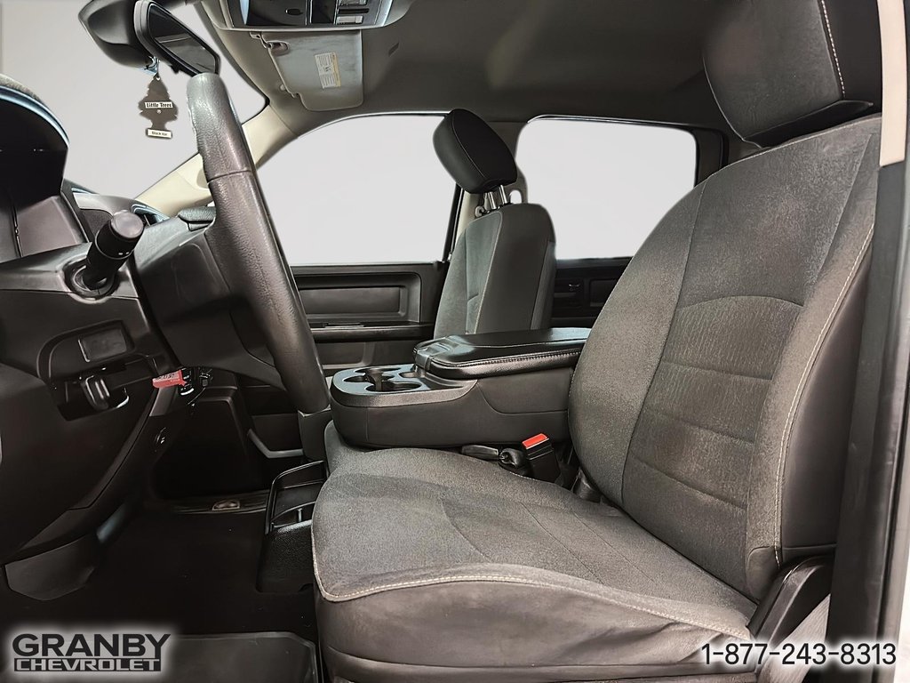 2021 Ram 1500 Classic in Granby, Quebec - 11 - w1024h768px