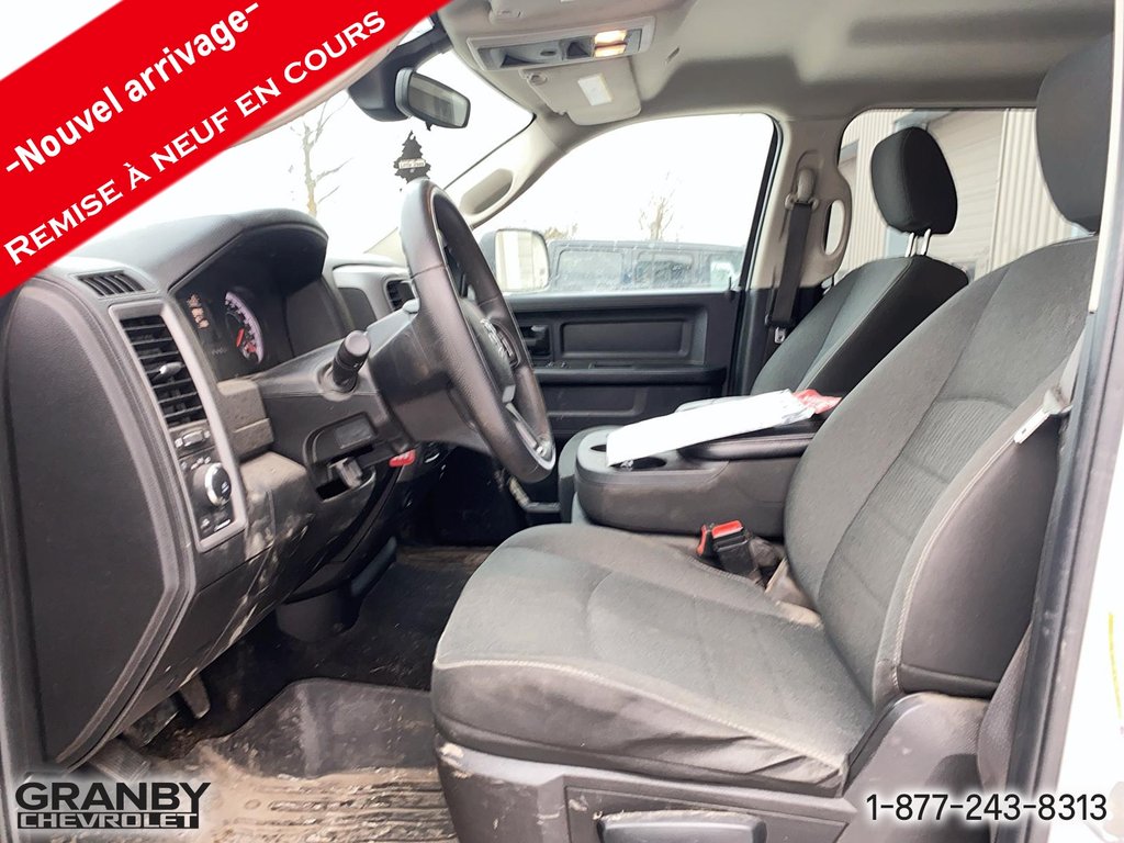 Ram 1500 Classic  2021 à Granby, Québec - 8 - w1024h768px