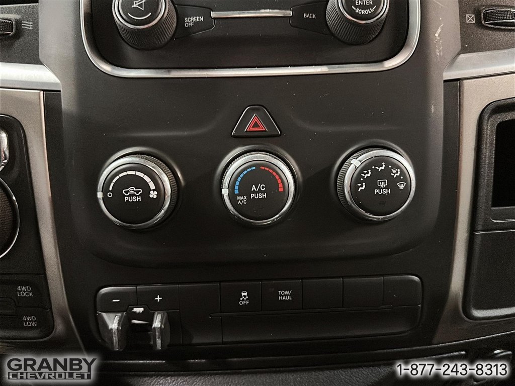 2017 Ram 1500 Outdoorsman CREWCAB BOITE 6.6 MOTEUR 5.7L in Granby, Quebec - 18 - w1024h768px