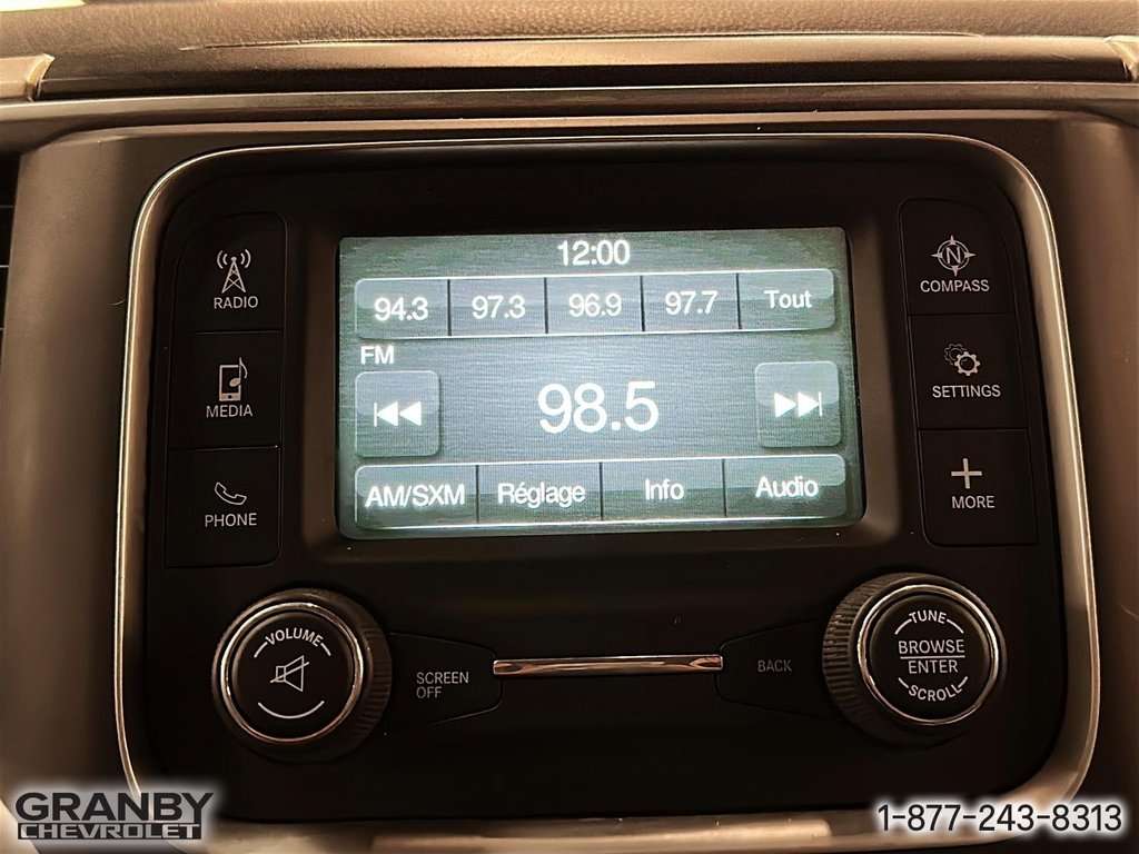 2017 Ram 1500 Outdoorsman CREWCAB BOITE 6.6 MOTEUR 5.7L in Granby, Quebec - 24 - w1024h768px