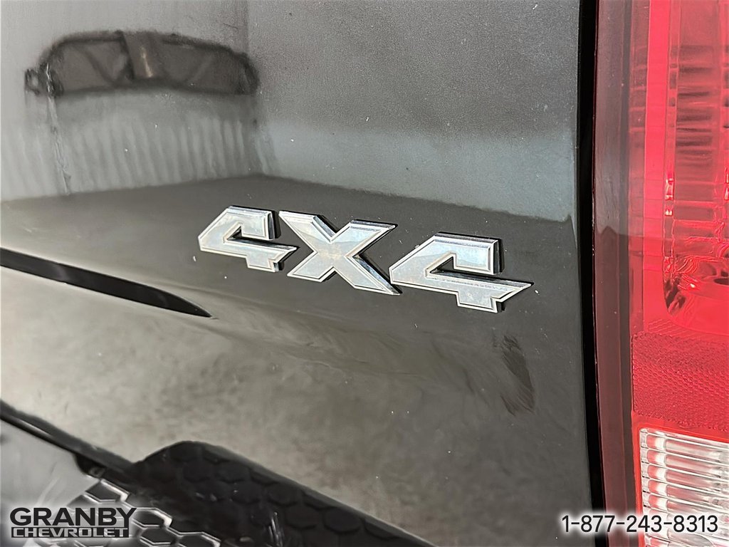 2017 Ram 1500 Outdoorsman CREWCAB BOITE 6.6 MOTEUR 5.7L in Granby, Quebec - 20 - w1024h768px