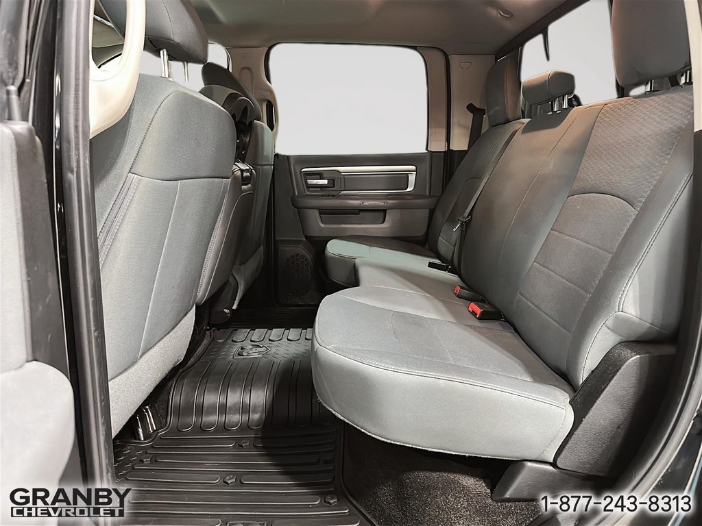 2017 Ram 1500 Outdoorsman CREWCAB BOITE 6.6 MOTEUR 5.7L in Granby, Quebec - 12 - w1024h768px