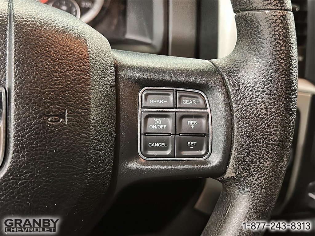 2017 Ram 1500 Outdoorsman CREWCAB BOITE 6.6 MOTEUR 5.7L in Granby, Quebec - 22 - w1024h768px