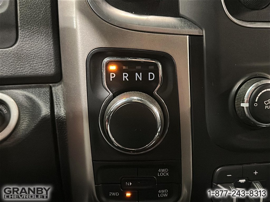 2017 Ram 1500 Outdoorsman CREWCAB BOITE 6.6 MOTEUR 5.7L in Granby, Quebec - 19 - w1024h768px