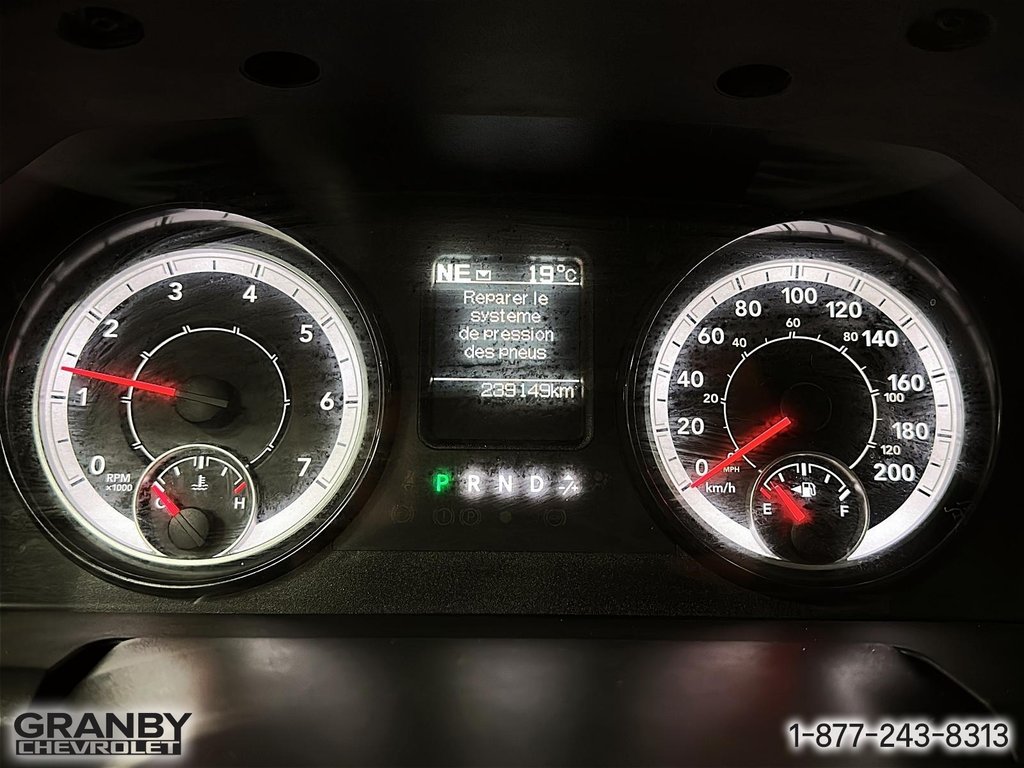 2017 Ram 1500 Outdoorsman CREWCAB BOITE 6.6 MOTEUR 5.7L in Granby, Quebec - 17 - w1024h768px