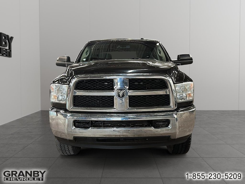 2017 Ram 2500 ST crewcab boite 8 pied in Granby, Quebec - 2 - w1024h768px