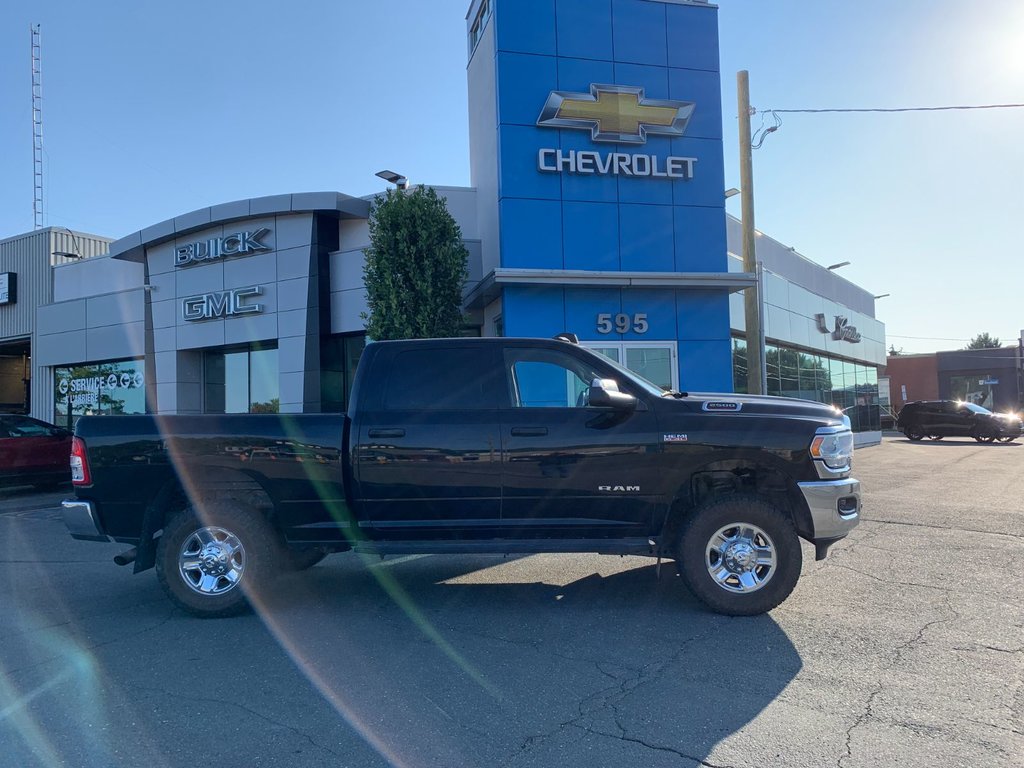 2500 Tradesman CREWCAB BOITE 6.6 MOTEUR ESSENCE 2019 à Granby, Québec - 1 - w1024h768px