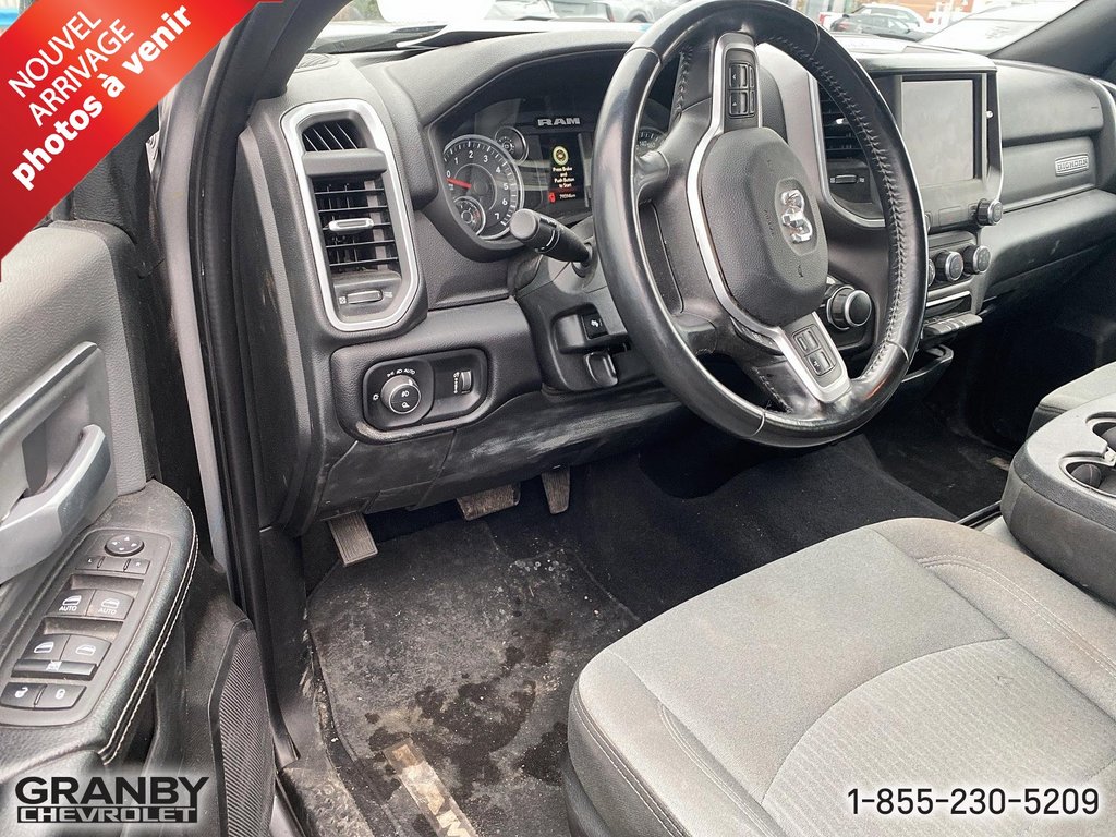 2022 Ram 2500 Big Horn CREWCAB BOITE 6.6 MOTEUR ESSENCE in Granby, Quebec - 3 - w1024h768px