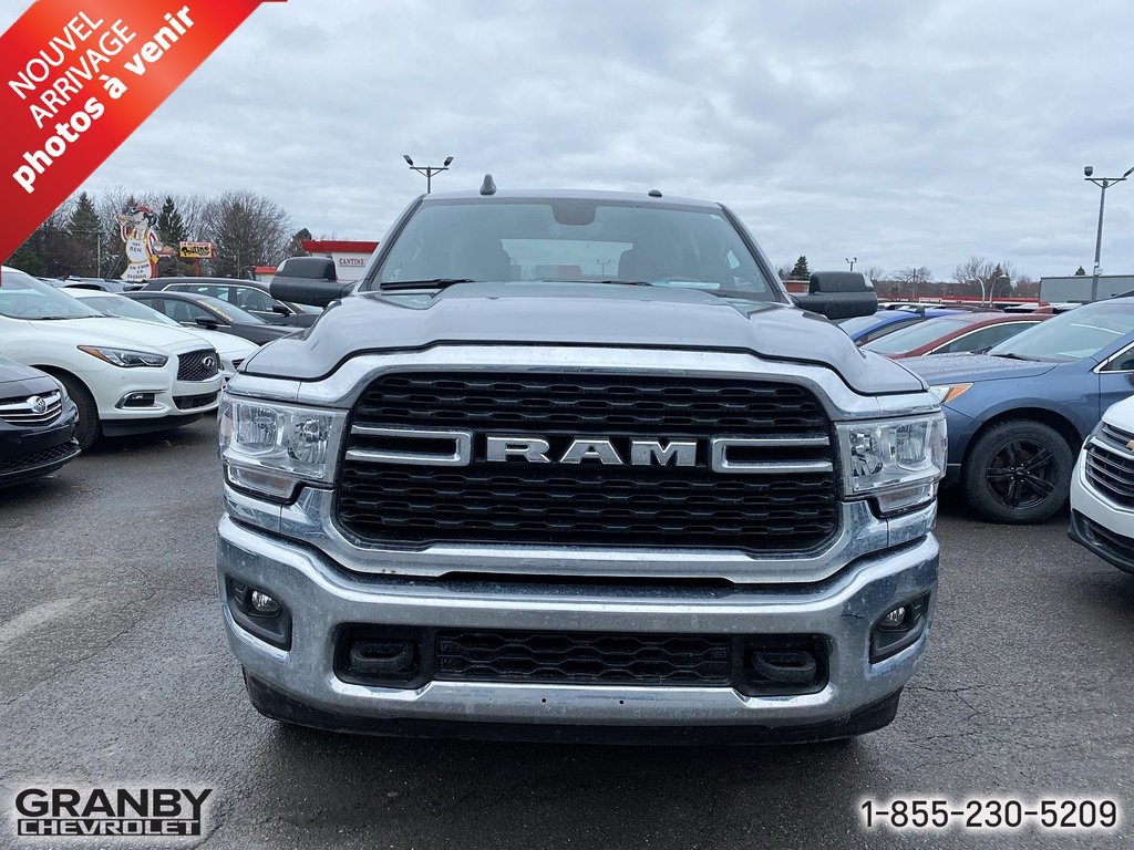 2022 Ram 2500 Big Horn CREWCAB BOITE 6.6 MOTEUR ESSENCE in Granby, Quebec - 1 - w1024h768px