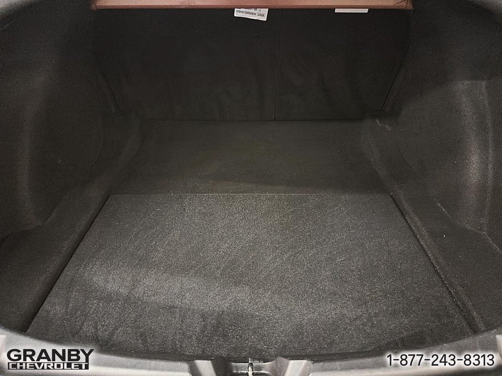 2019 Tesla MODEL 3 in Granby, Quebec - 9 - w1024h768px