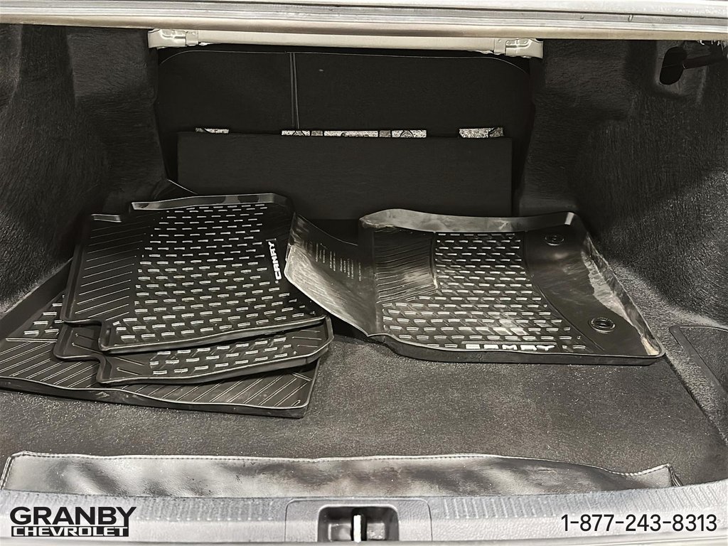 Toyota Camry  2023 à Granby, Québec - 9 - w1024h768px