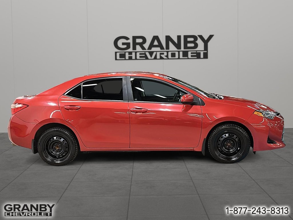 2017 Toyota Corolla in Granby, Quebec - 4 - w1024h768px