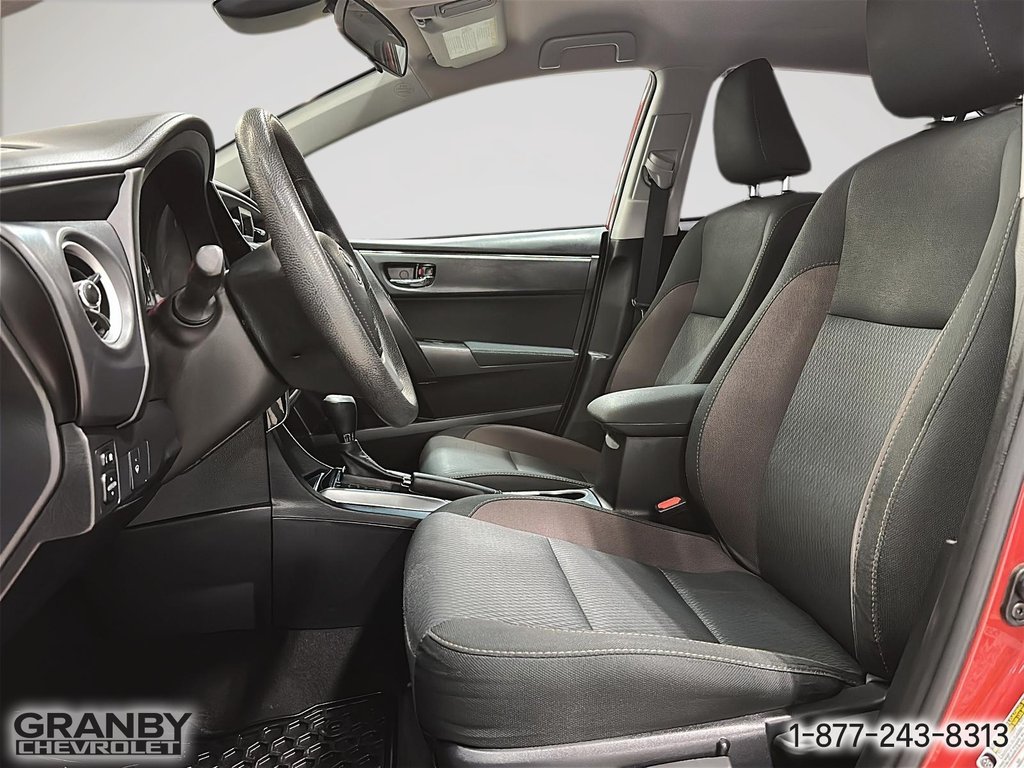 2017 Toyota Corolla in Granby, Quebec - 11 - w1024h768px