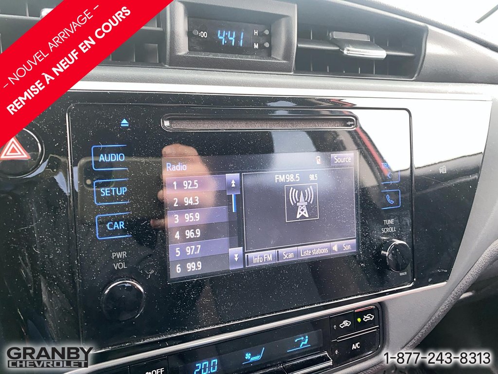 2017 Toyota Corolla in Granby, Quebec - 17 - w1024h768px