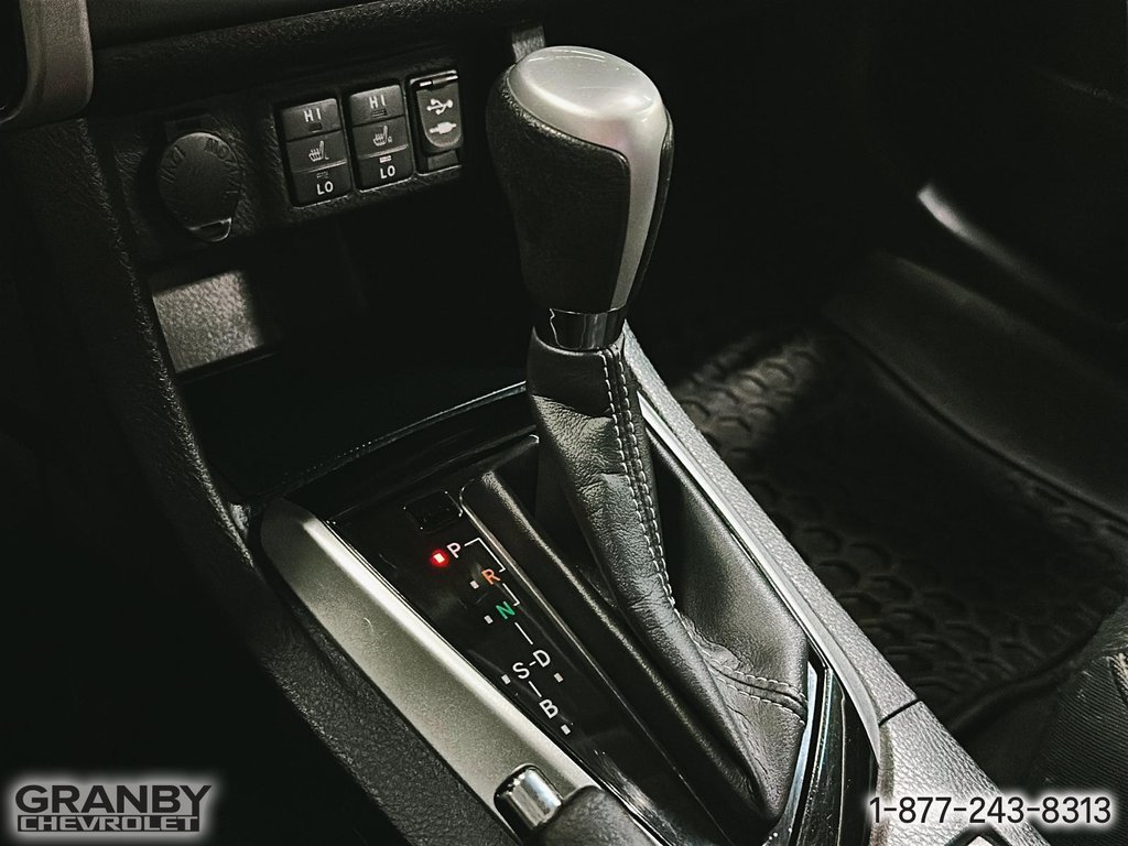 2017 Toyota Corolla in Granby, Quebec - 19 - w1024h768px