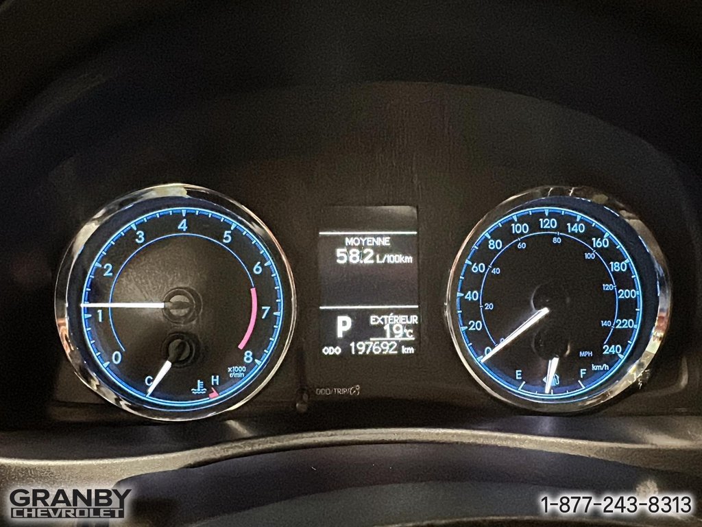 2017 Toyota Corolla in Granby, Quebec - 17 - w1024h768px