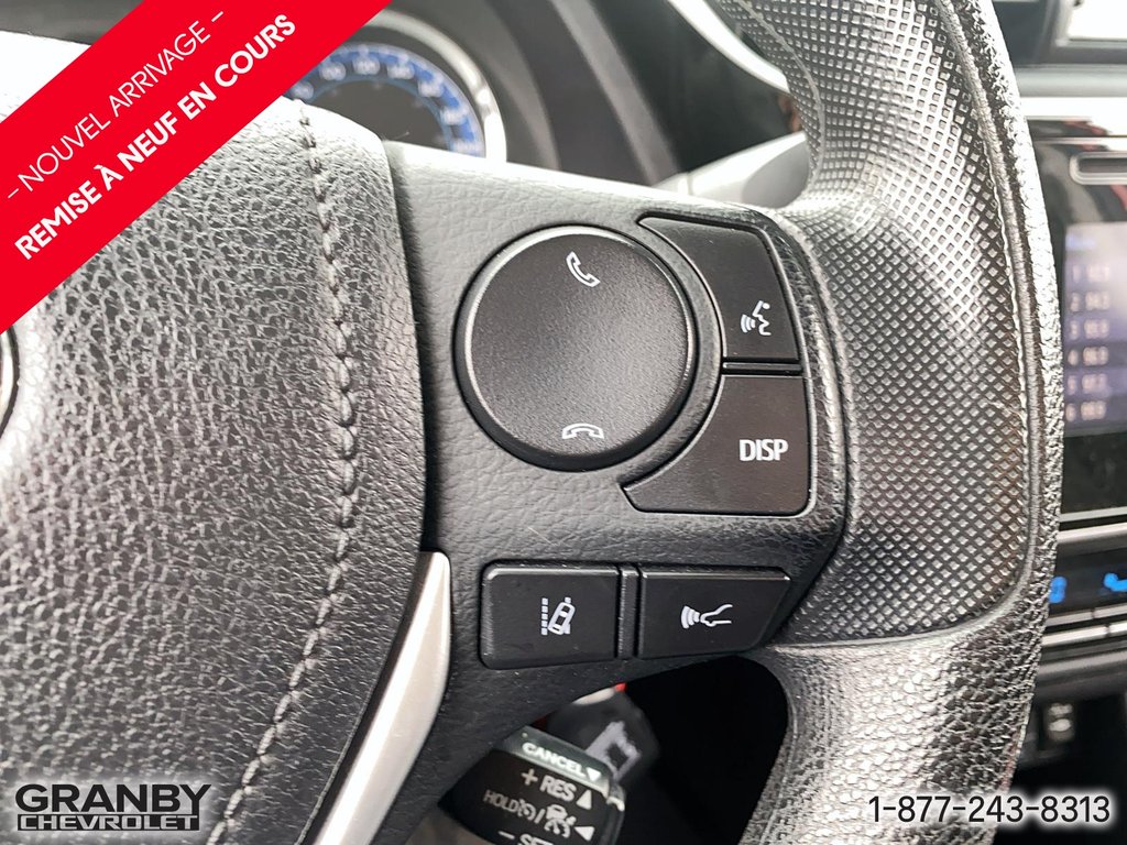 2017 Toyota Corolla in Granby, Quebec - 14 - w1024h768px