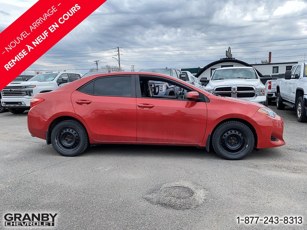 2017 Toyota Corolla in Granby, Quebec - 4 - w1024h768px