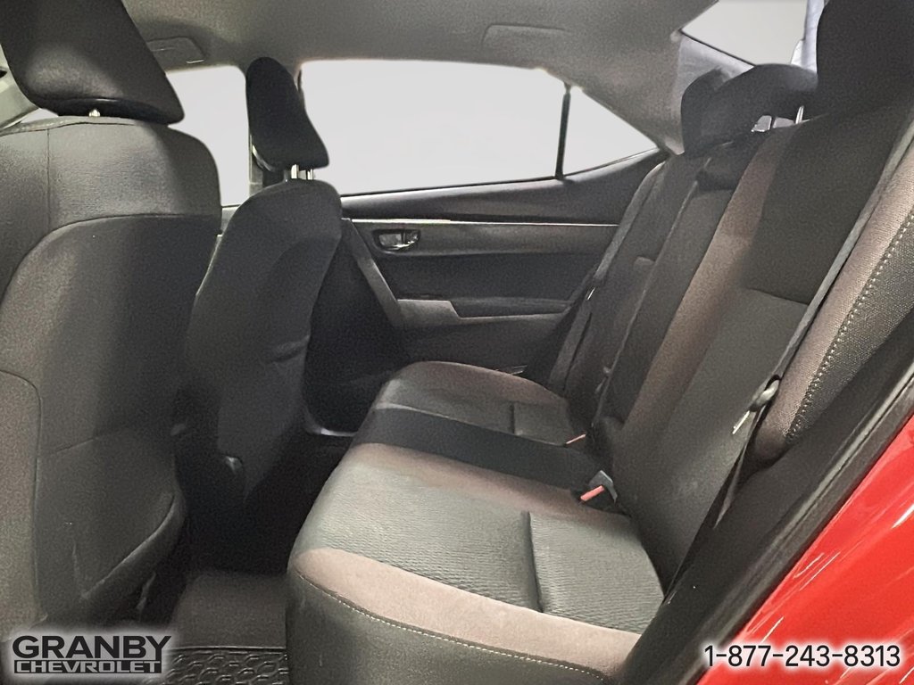 2017 Toyota Corolla in Granby, Quebec - 12 - w1024h768px