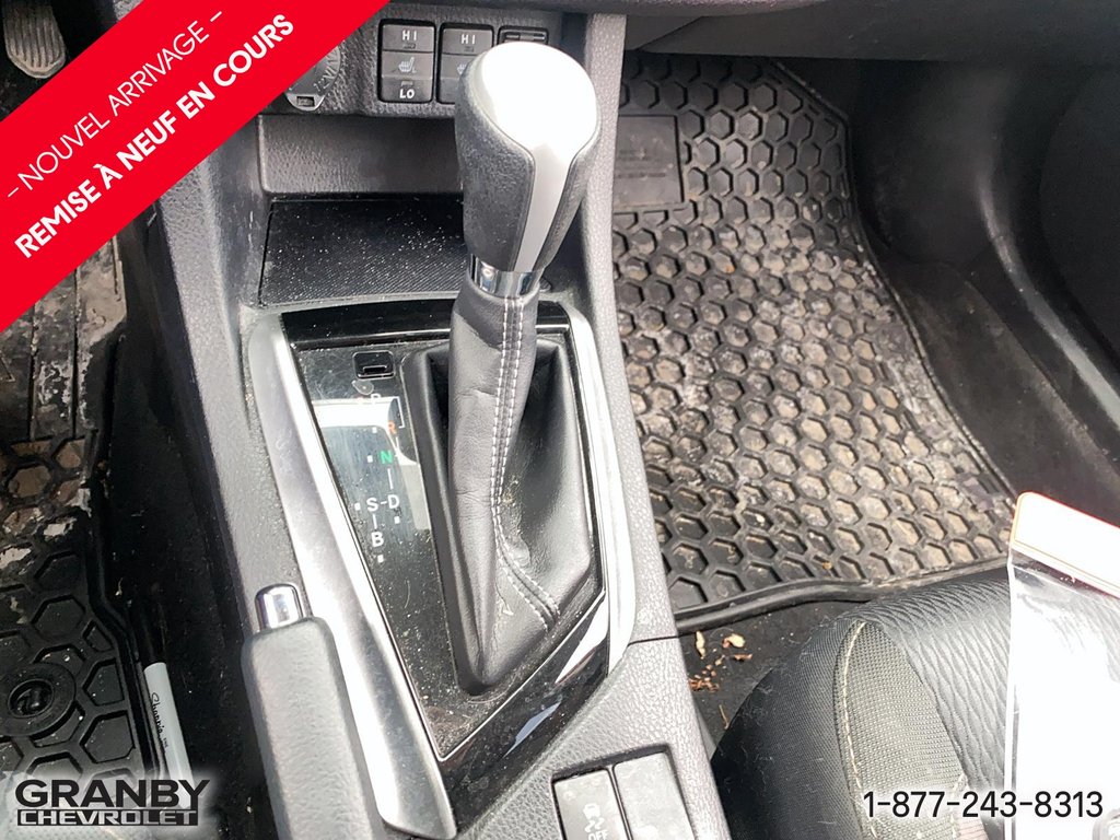 2017 Toyota Corolla in Granby, Quebec - 19 - w1024h768px