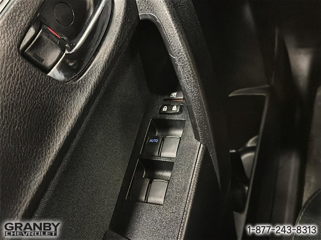 2018 Toyota Corolla CE AUTOMATIQUE in Granby, Quebec - 14 - w1024h768px